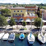 Vela D'oro ***s Szálloda 3*